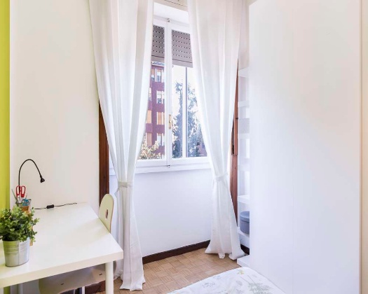 Listing photo thumbnail