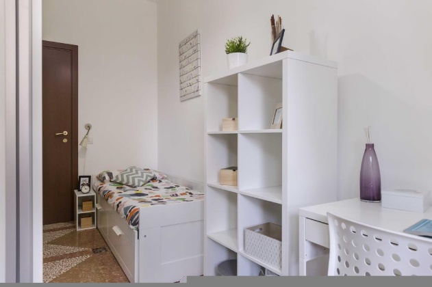 Listing photo thumbnail