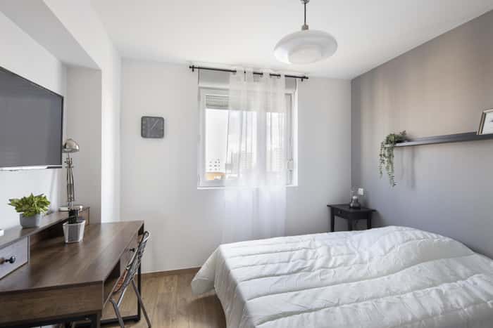 Listing photo thumbnail