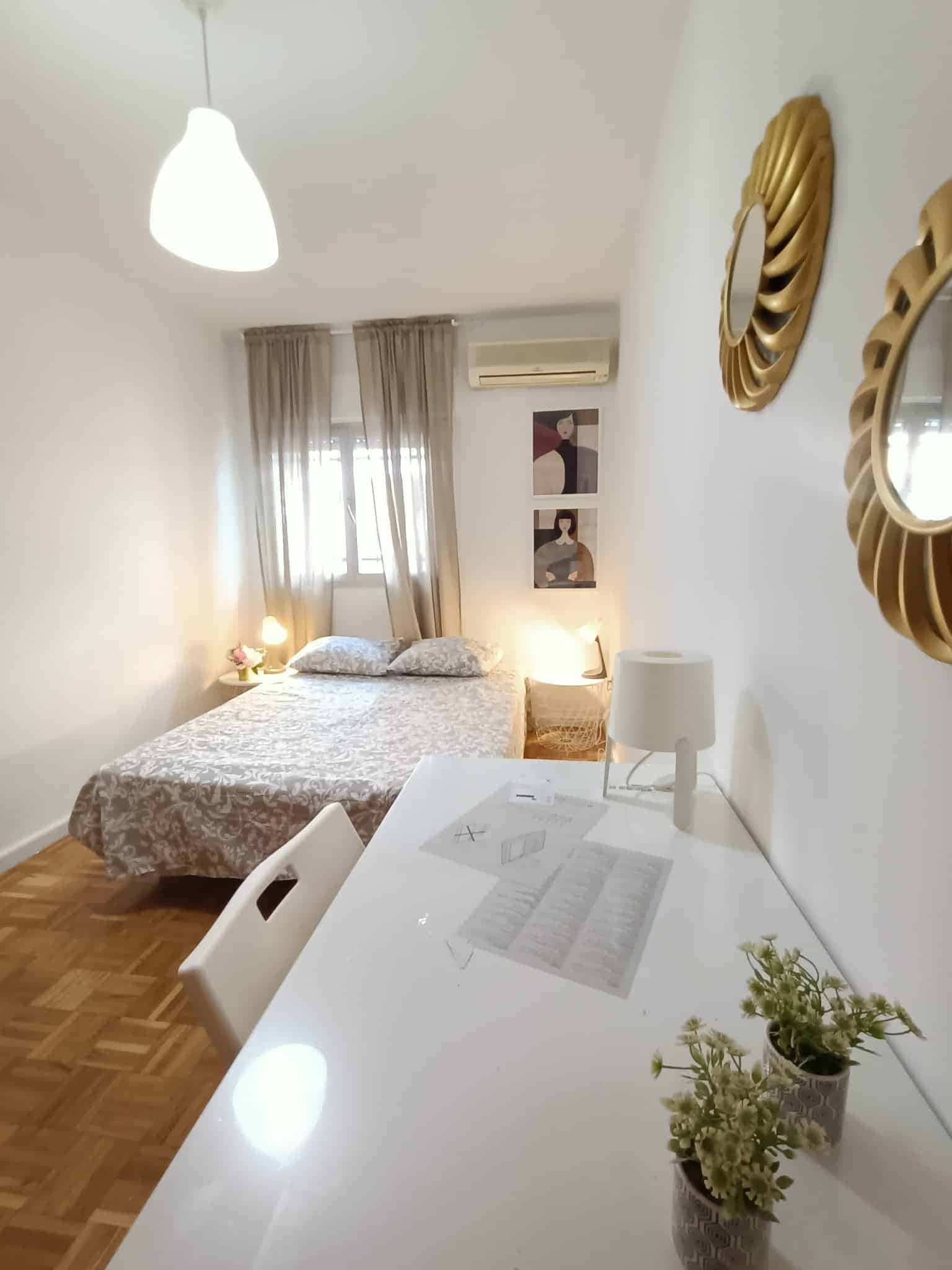 Habitación privada en Gregorio Navas, Madrid