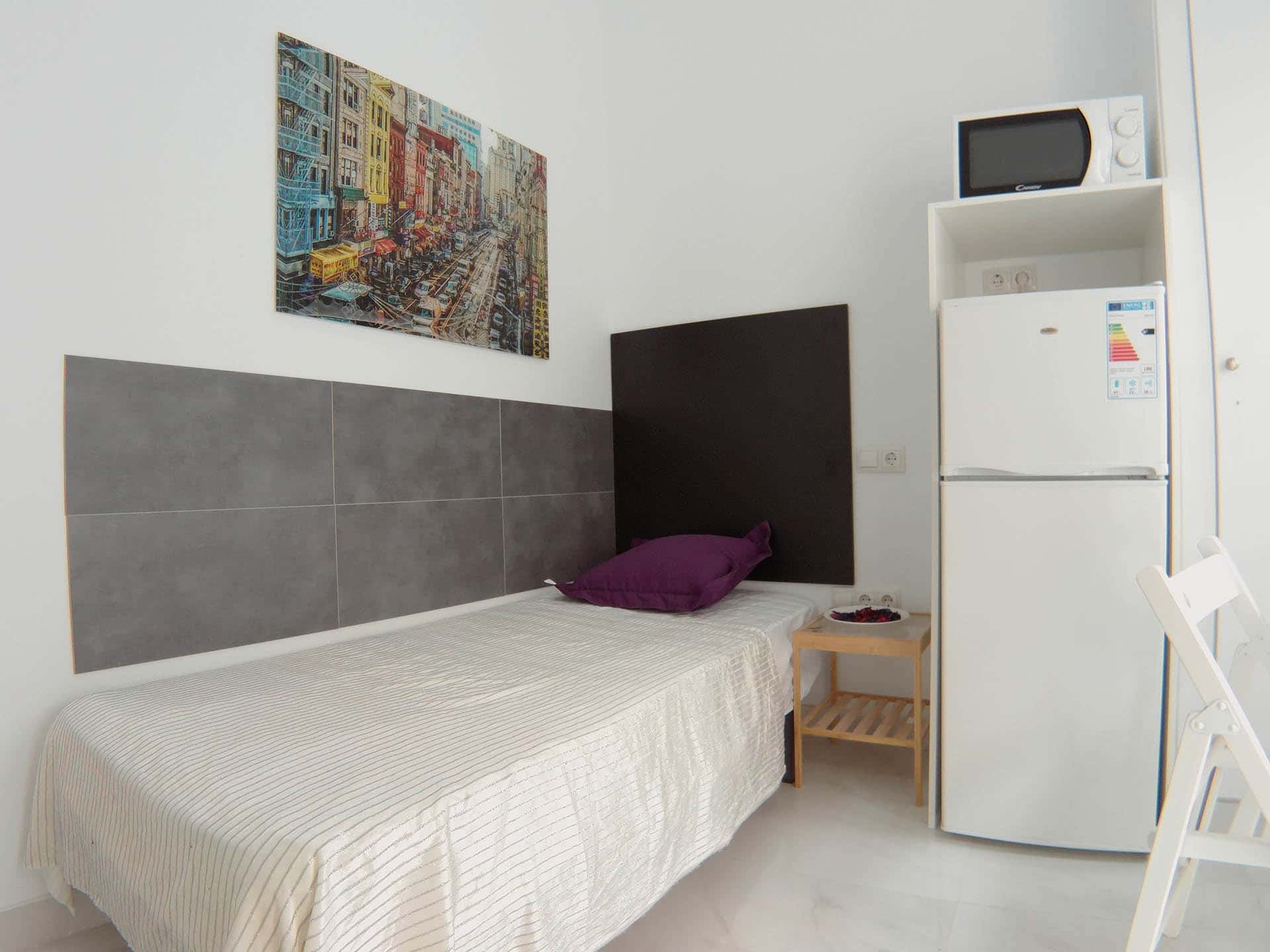 Room Calle Almendrales