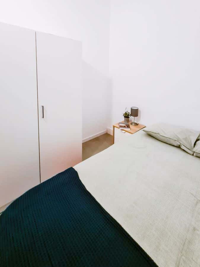 Habitación en piso de 7 habitaciones en Ciutat Vella