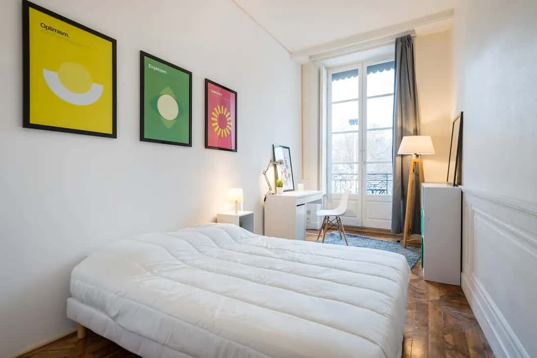 Room in Place Gensoul, Lyon for 125 m² with 4 bedrooms
