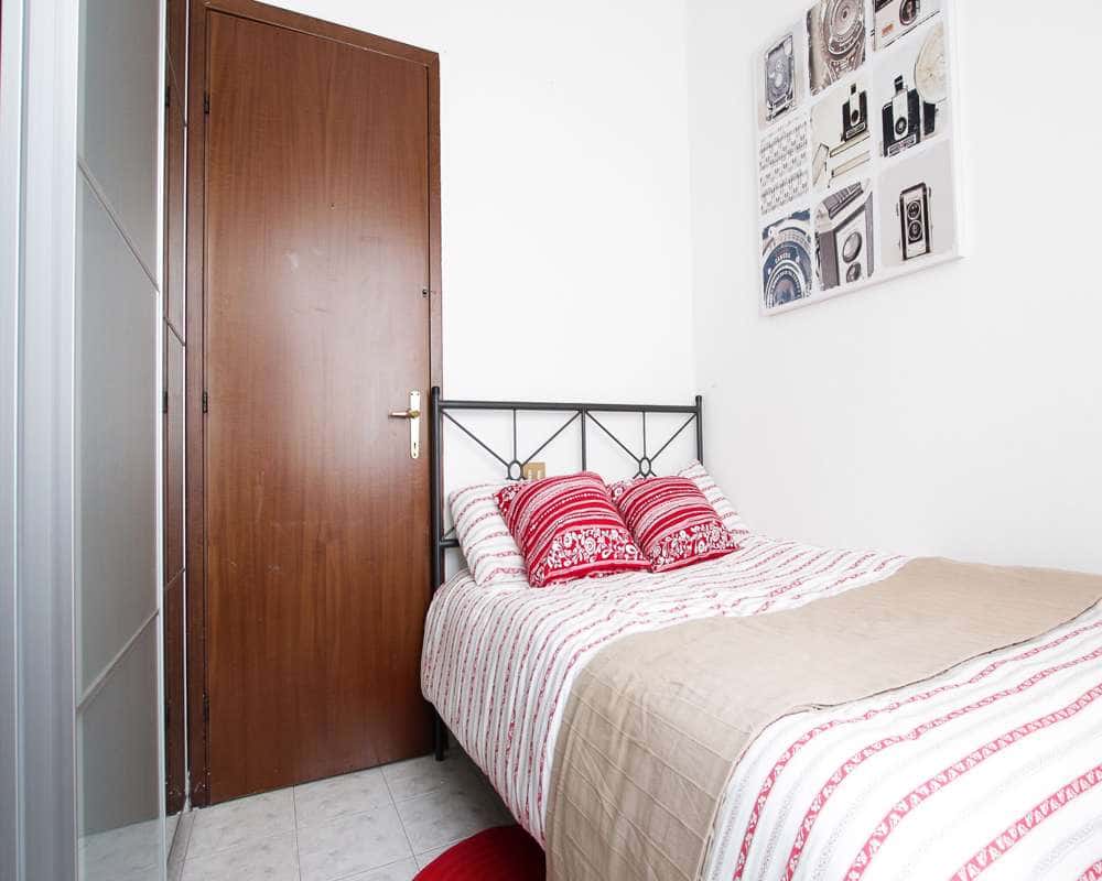 Special Offer: Stanza in Viale Ortles