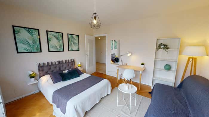 Listing photo thumbnail