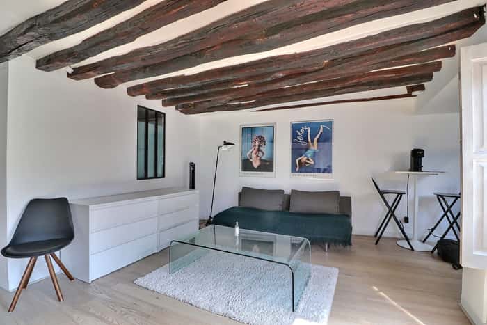 Listing photo thumbnail