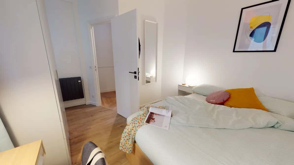 Zimmer in Boulevard Marguerite de Rochechouart, Paris für 103 m² mit 4 Schlafzimmer
