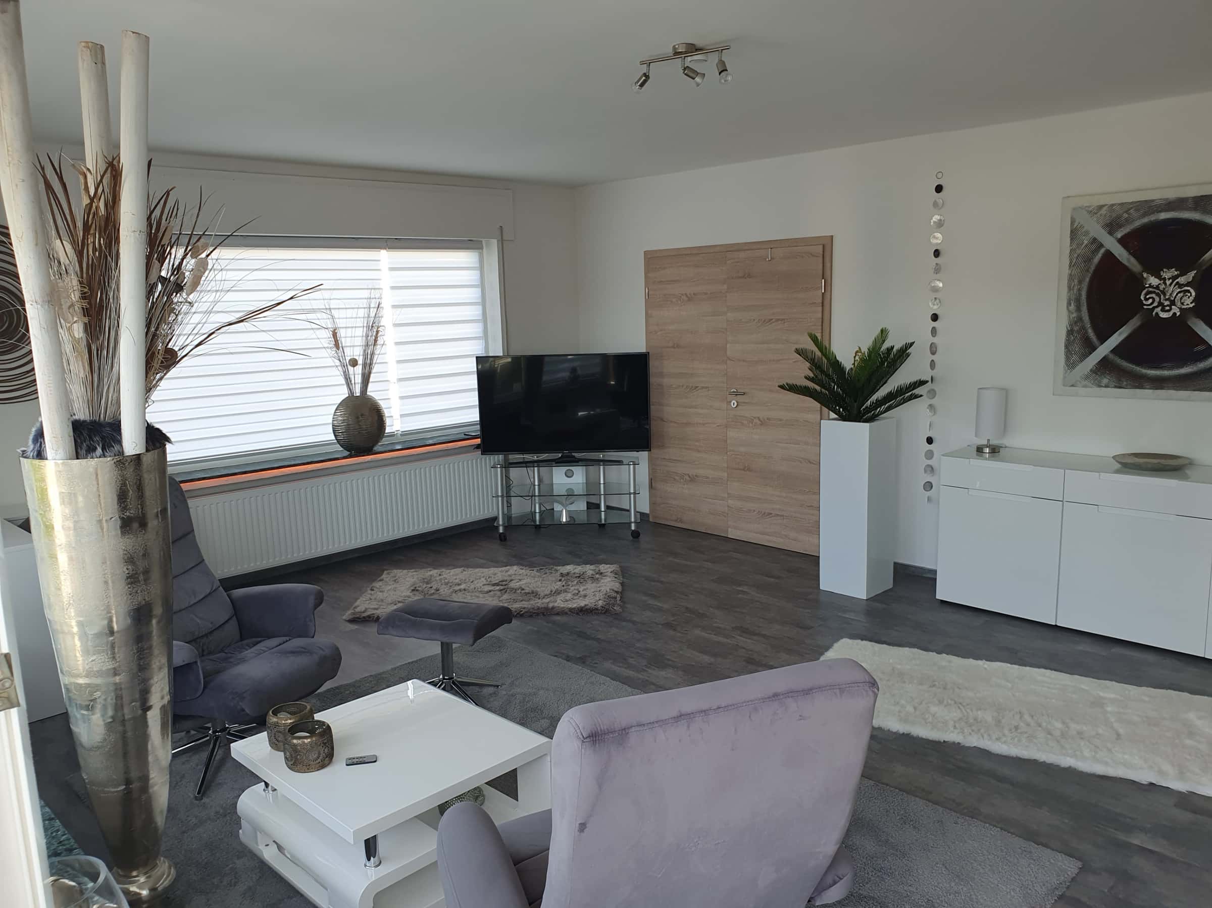 Lounge 2 - Top Wohnung ca. 72qm, Parken am Haus, all in