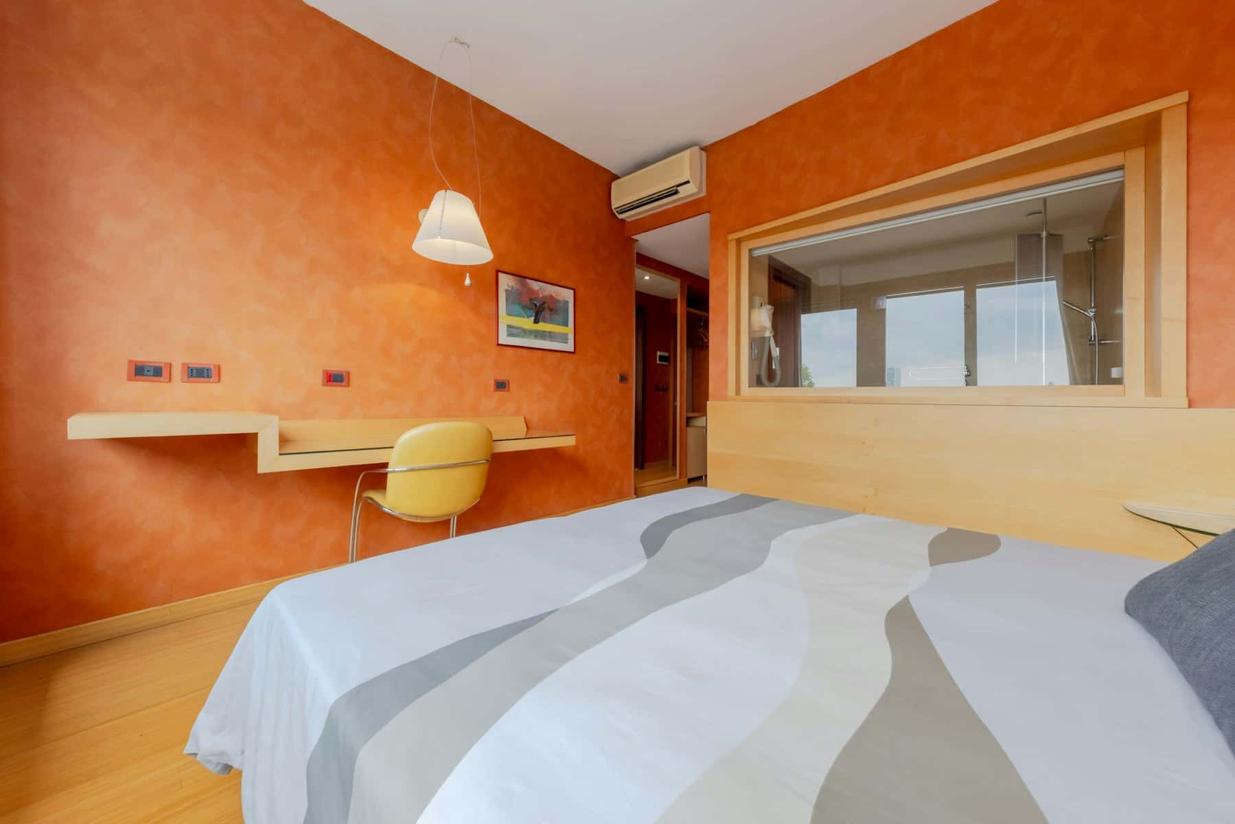 Room in Lungo Dora Napoli, Torino for 1100 m² with 10 bedrooms