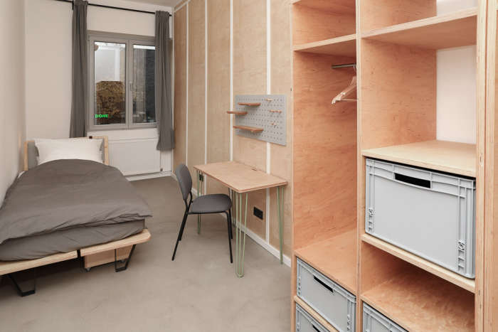 Listing photo thumbnail