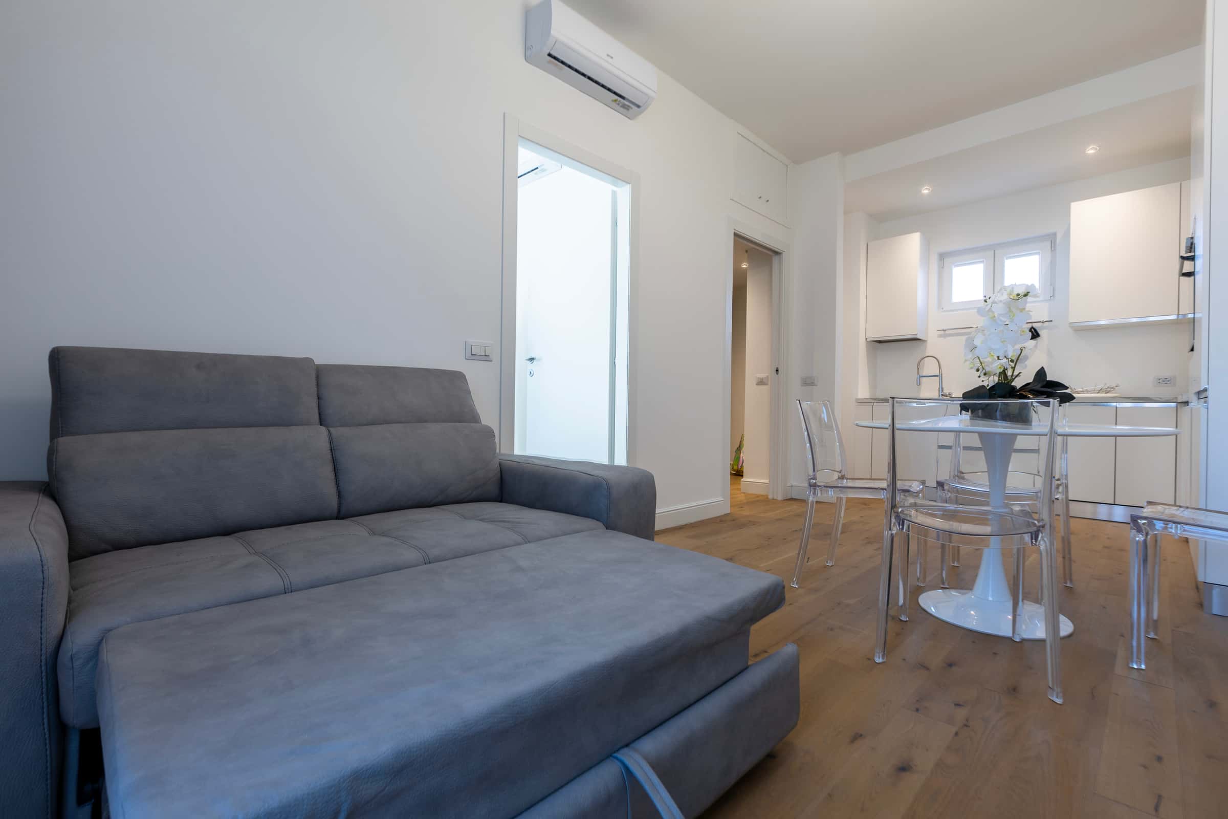 Apartment Milan, 1 bed — photo 2