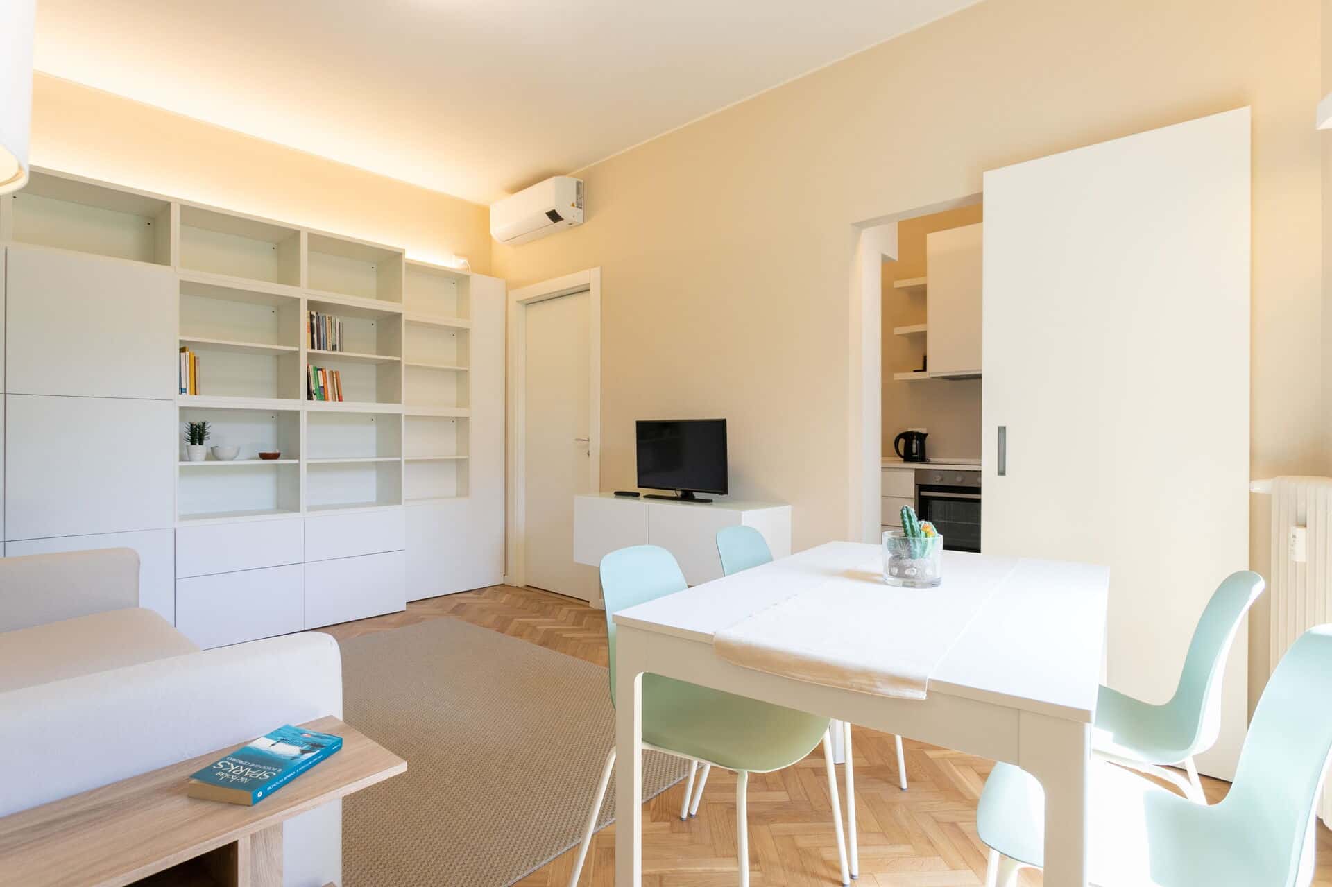 Apartment Milan, 1 bed — photo 2
