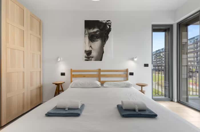 Listing photo thumbnail