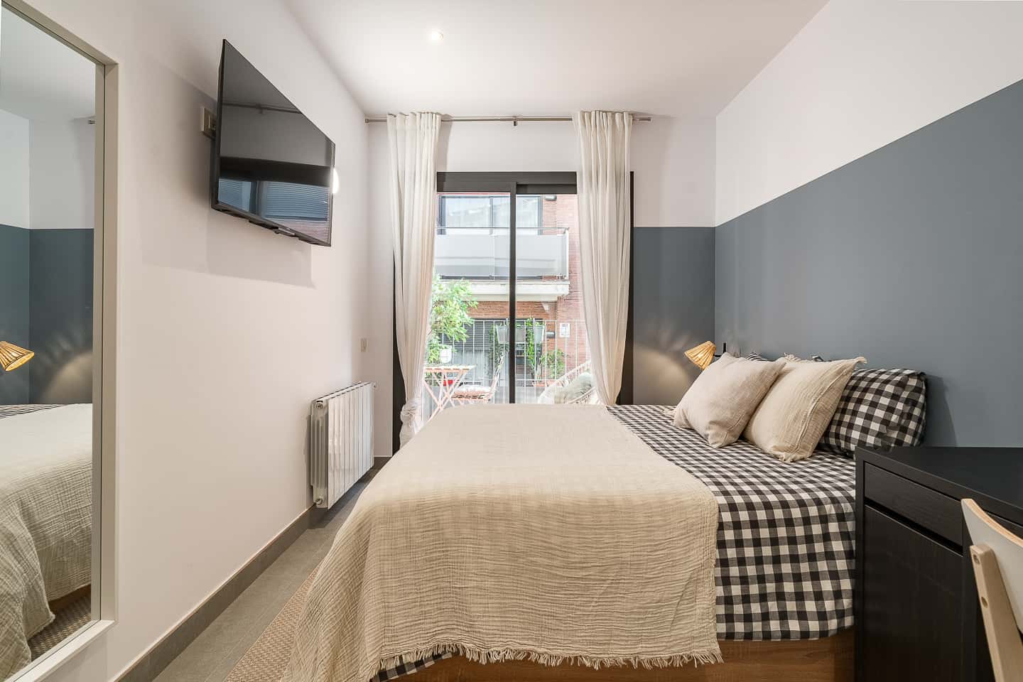 GLADSTONE: NEWLY RENOVATED APARTMENT - RESIDENCE