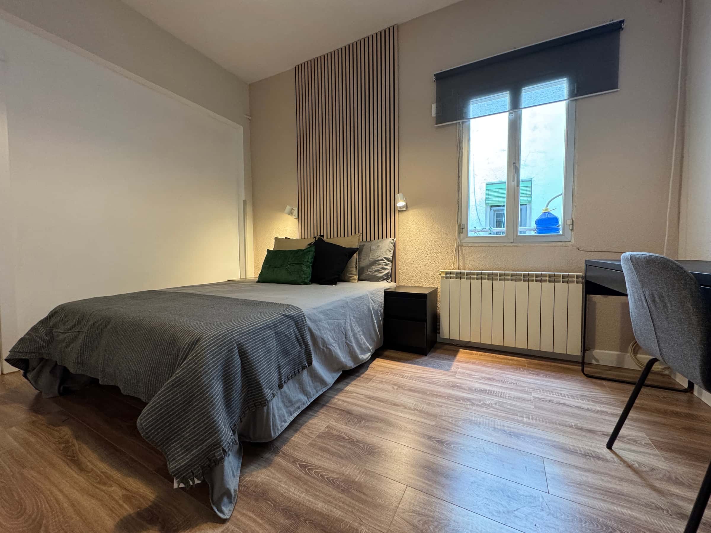 Chambre dans Calle de los Abades, Madrid pour 100 m² avec 5 chambres