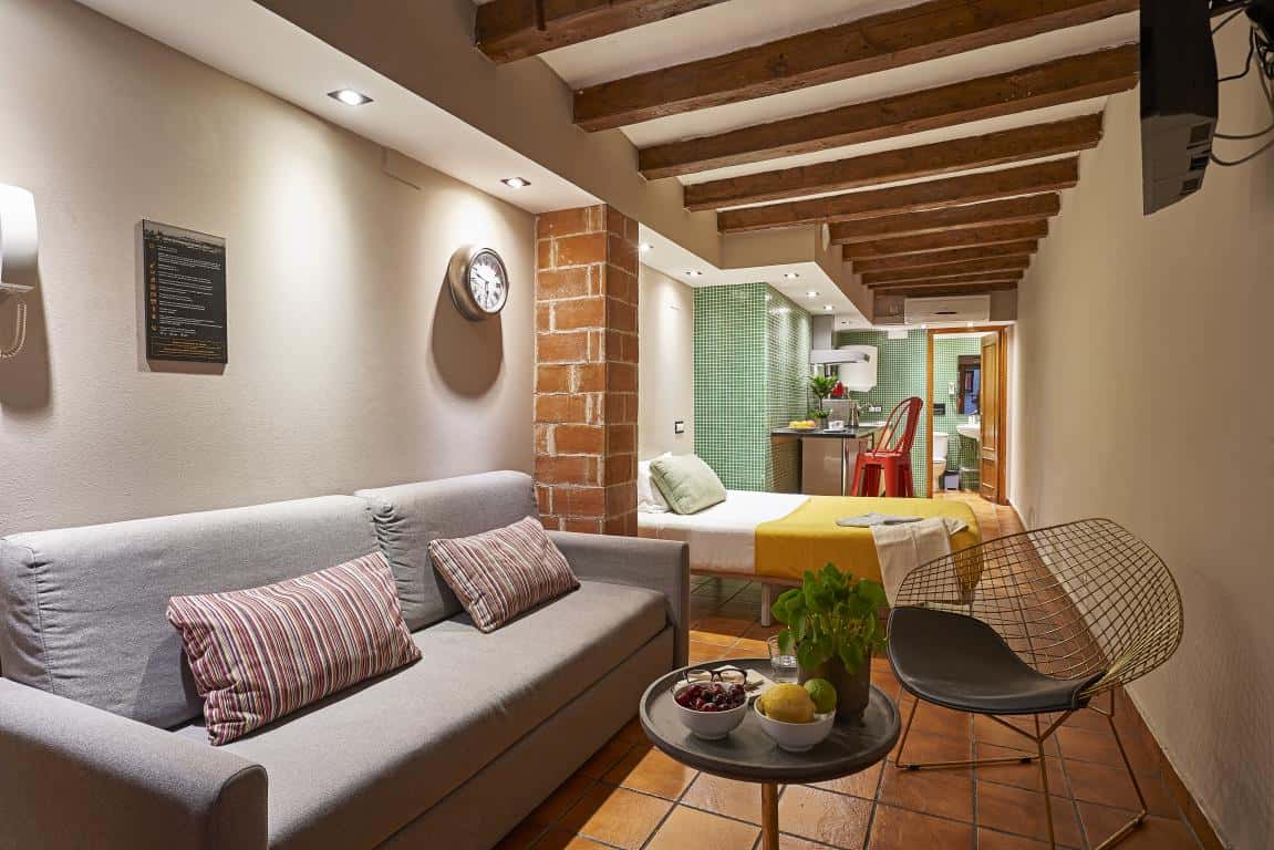 Guardia DW3-904 · Equipped studio in centre