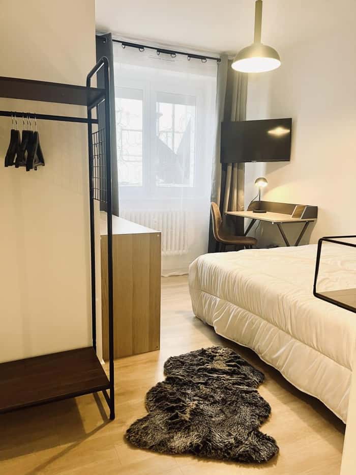 Listing photo thumbnail