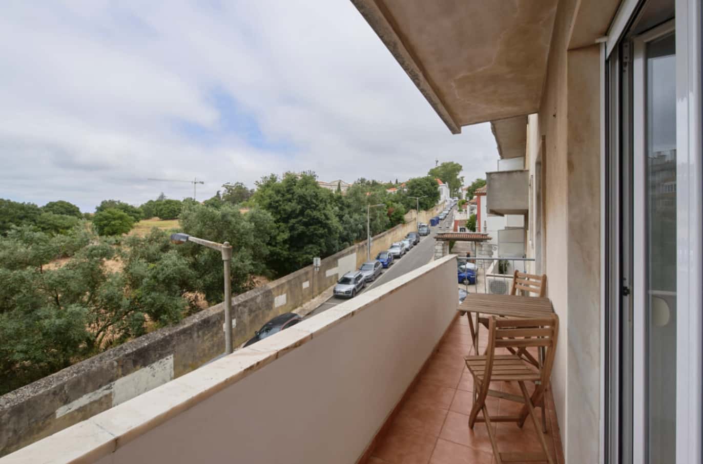 Spacious 2-bedroom apartment with private balcony in Ajuda, Lisbon