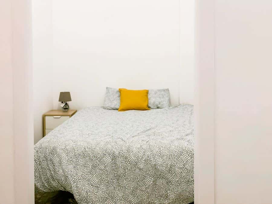 Habitación en piso de 7 habitaciones en Ciutat Vella