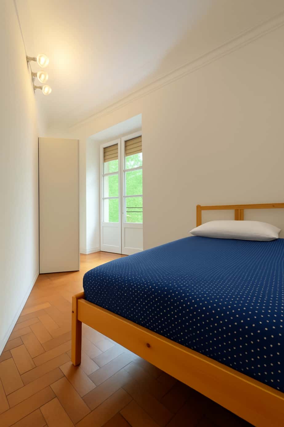 Quarto com cama de solteiro em apartamento com 7 quartos - FLAT I - I01
