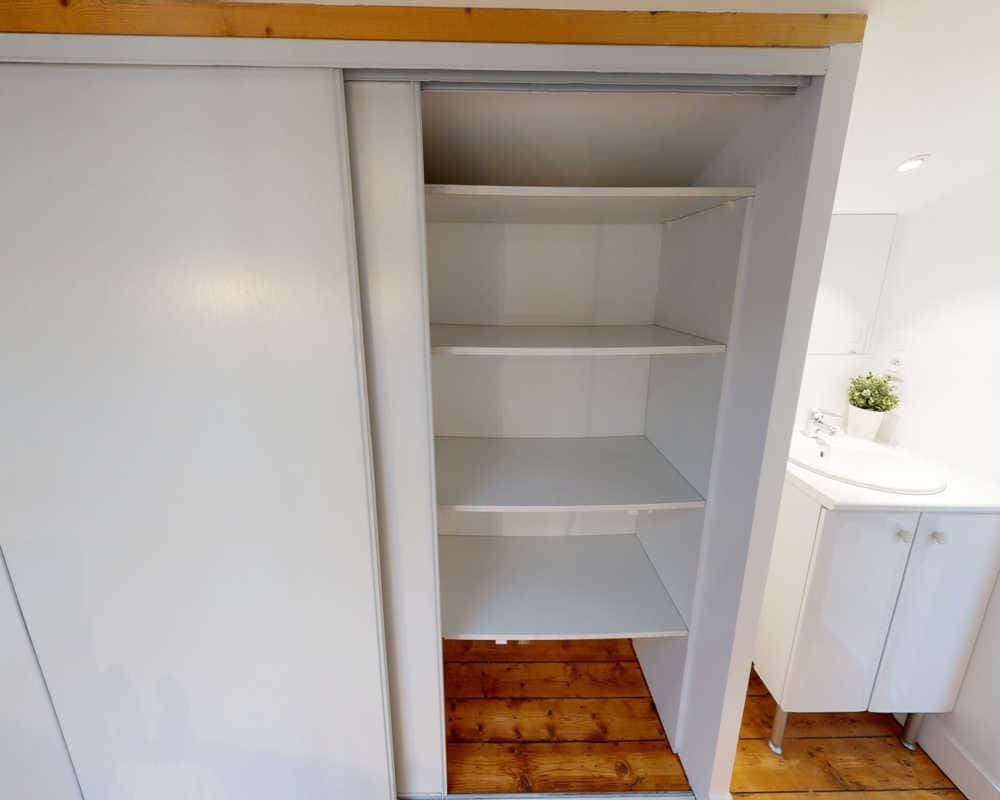 Chambre dans le rue de la Merci