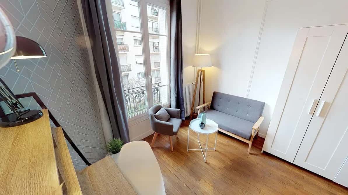 Room in Rue Barbès, Courbevoie for 72 m² with 4 bedrooms