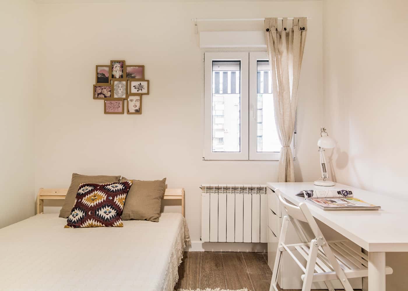 Habitacion privada en Paseo Reina Cristina, Madrid