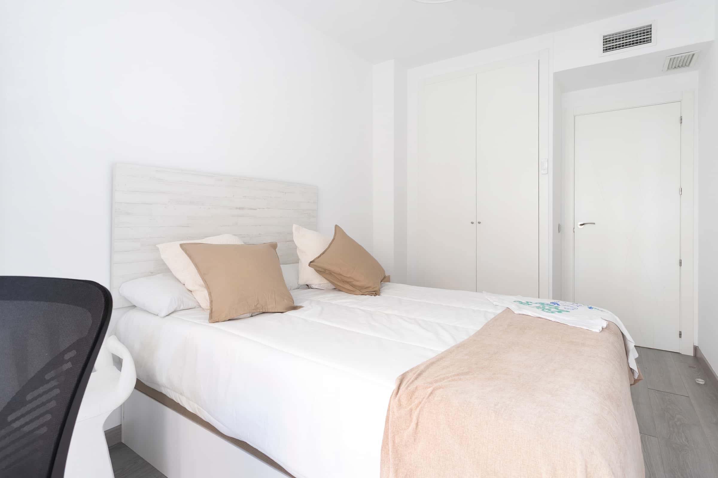 Habitacion privada en Paseo de la Florida , Madrid