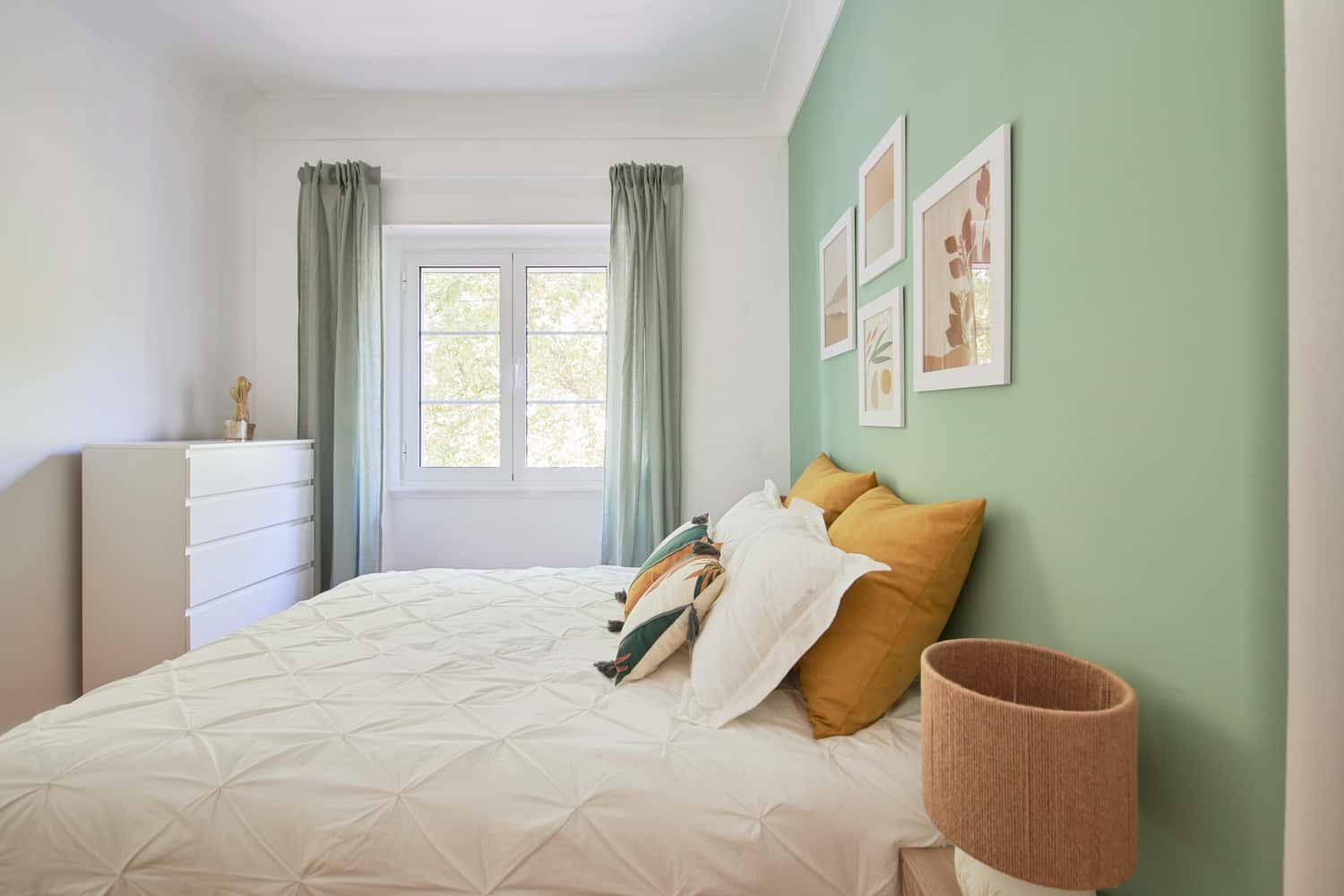 Room 1 - 45. Avenida de Roma 16 2D