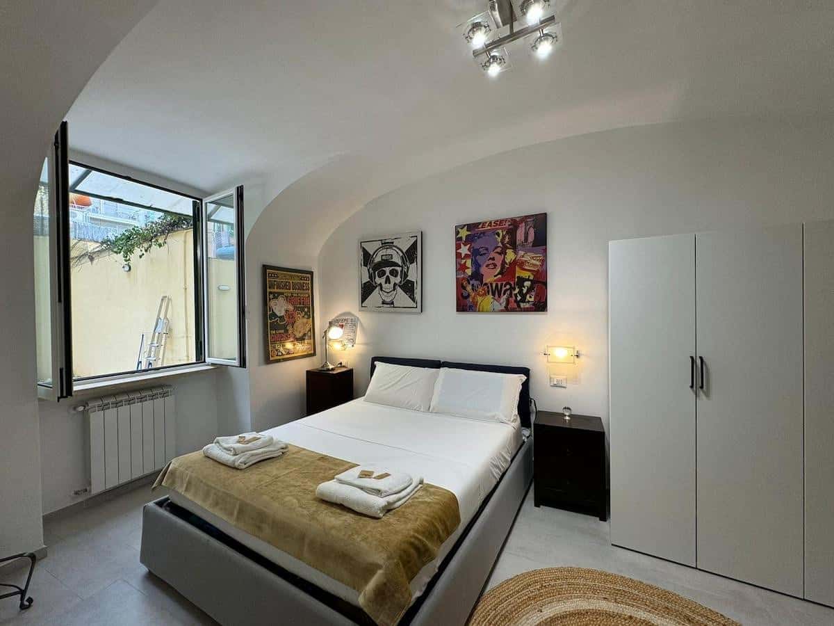 095 - Camilla - Quiet Corner in the Eternal City