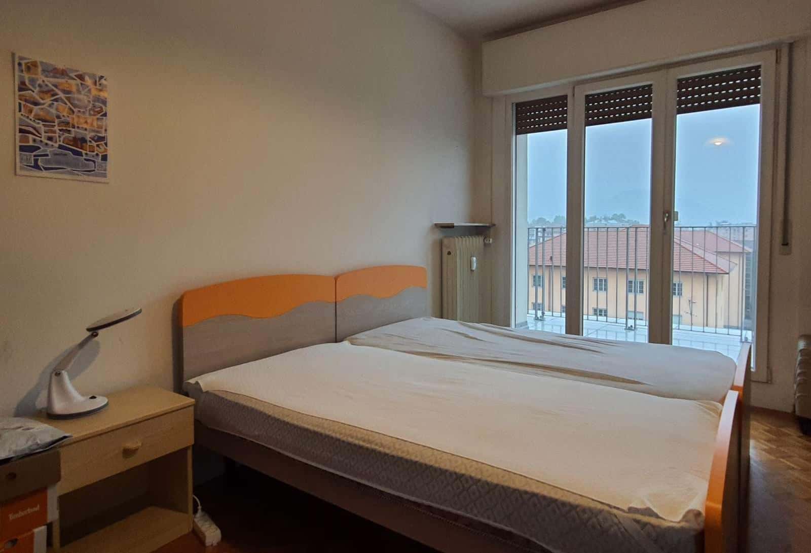 A26/S3 - stanza con due letti uniti e terrazza panoramica, vicino alla BUC e al Centro Storico, a Trento