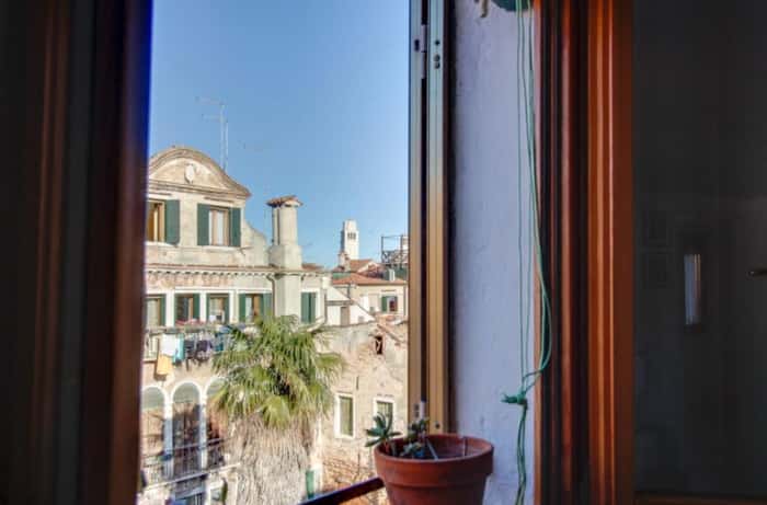 Listing photo thumbnail