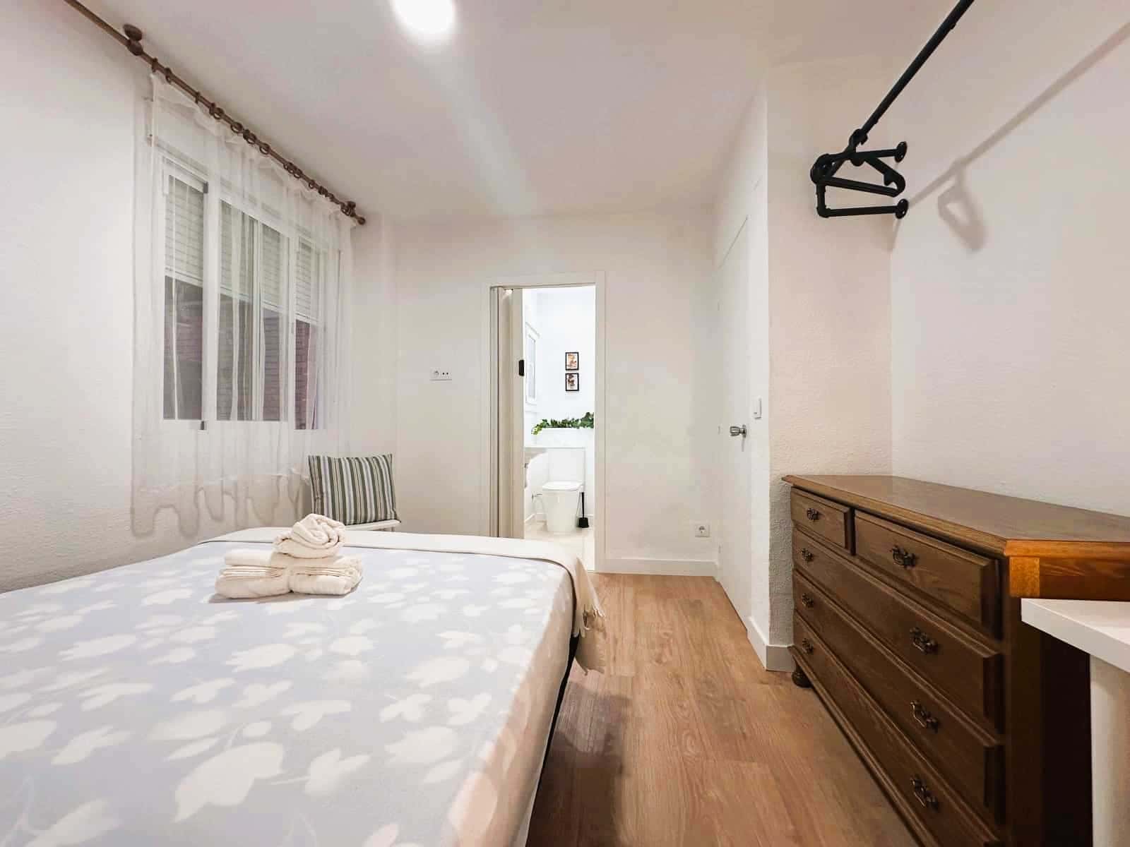 Habitacion privada en Gil de Andrade,  Alcalá de Henares con baño privado