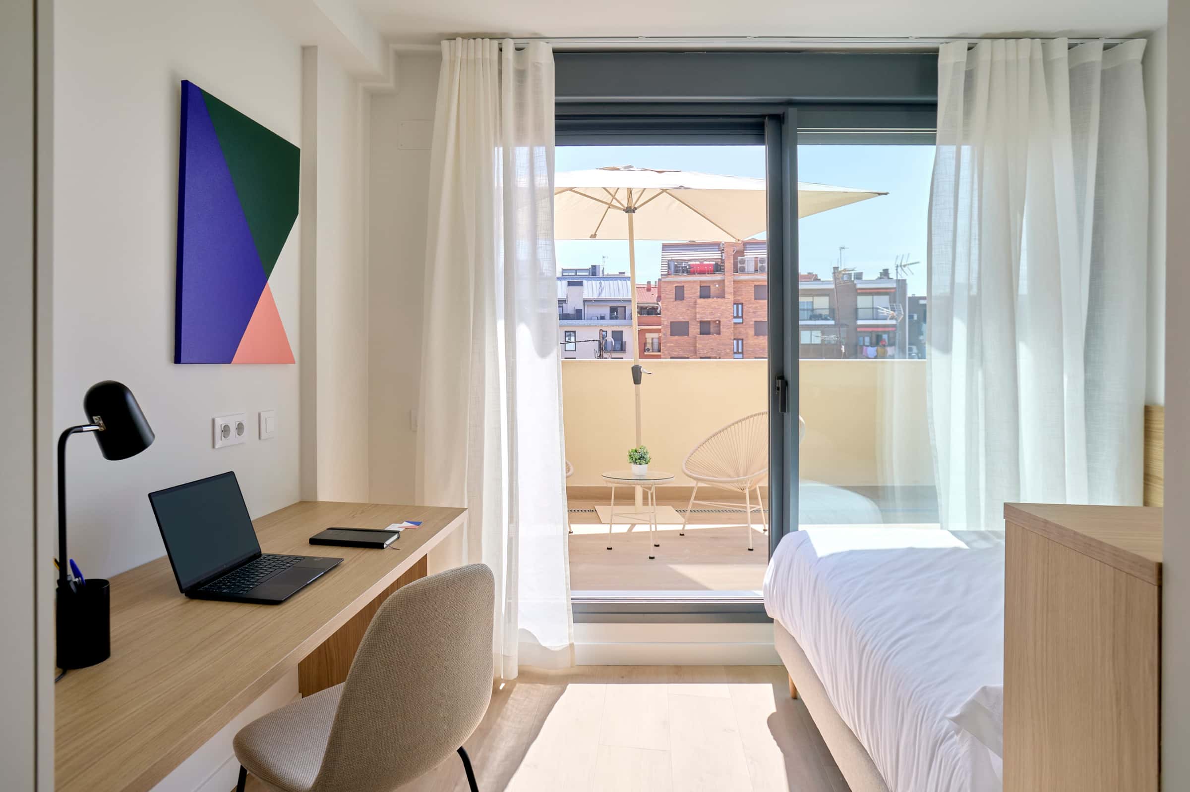 Double room with terrace  with private bathroom for individual use