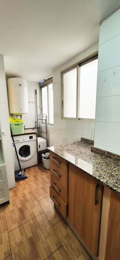 Habitación en piso de 4 habitaciones en El Pla Del Real