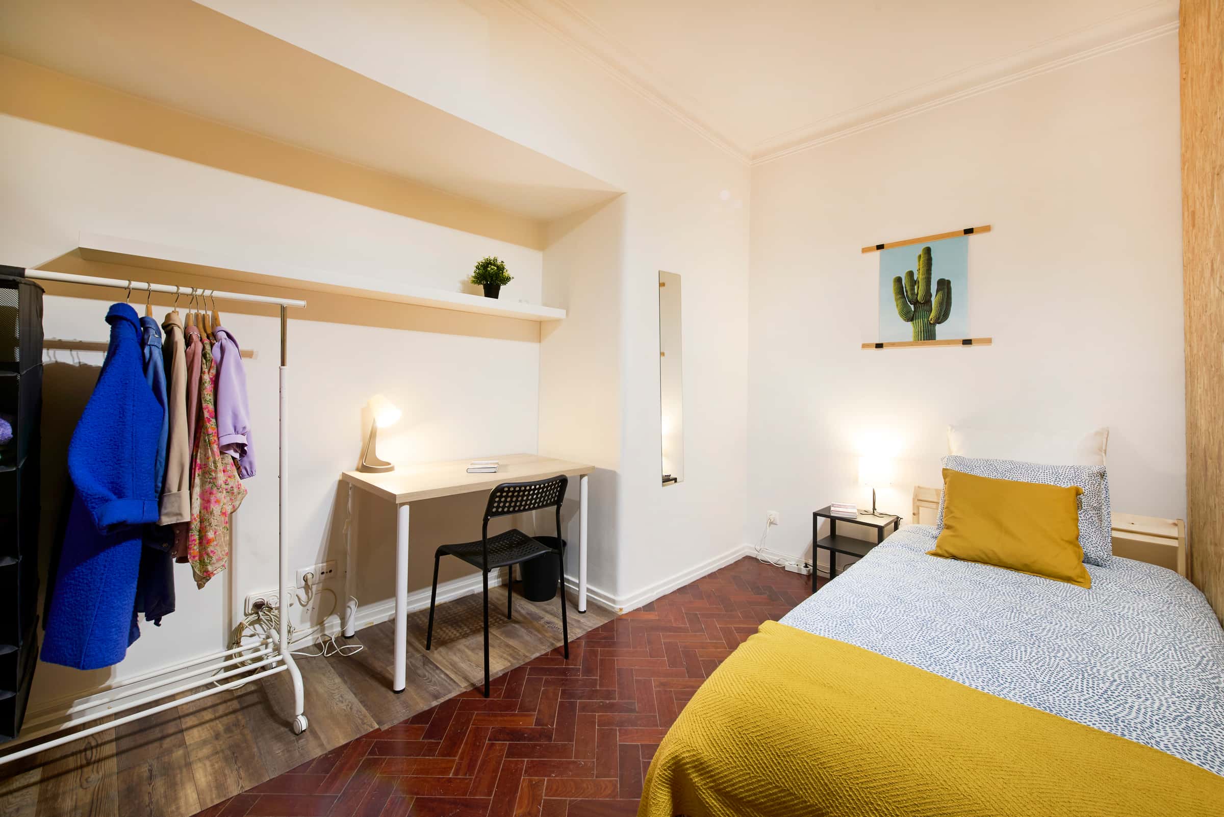 Interior bedroom in a 7-bedroom apartment in Lisbon - Room 3