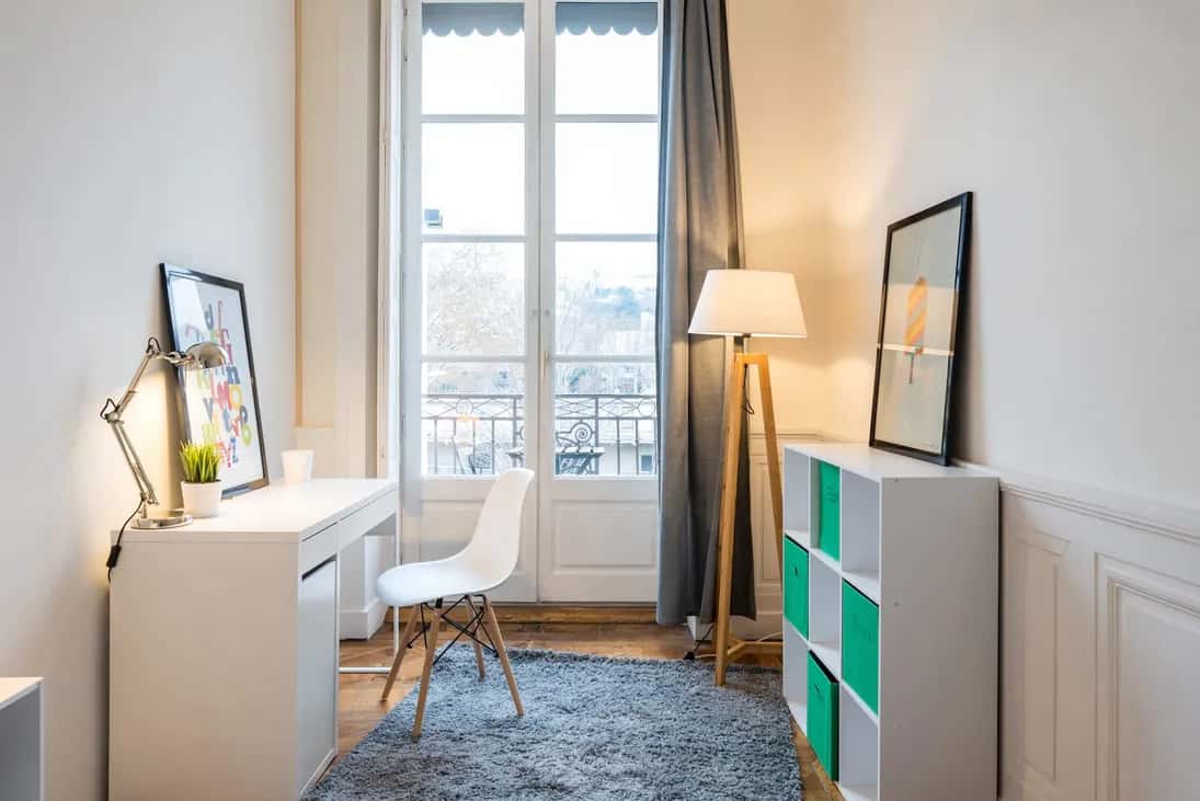 Room in Place Gensoul, Lyon for 125 m² with 4 bedrooms