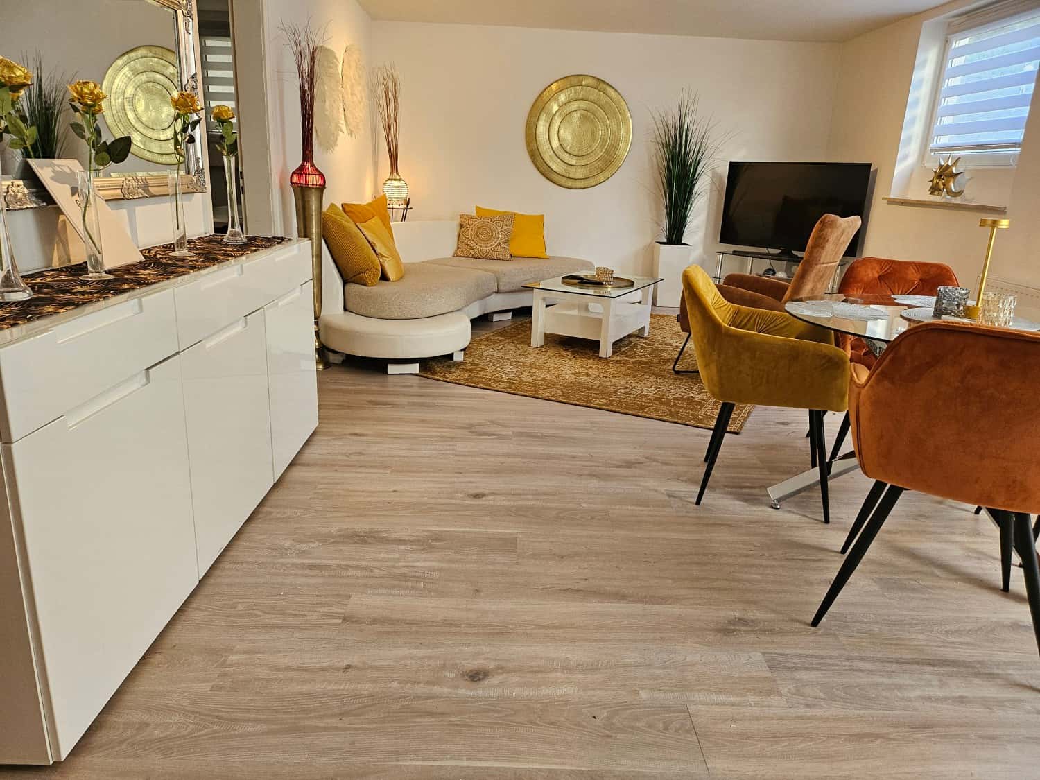 Lounge 1 - Top Wohnung ca. 75qm, Parken am Haus, all in