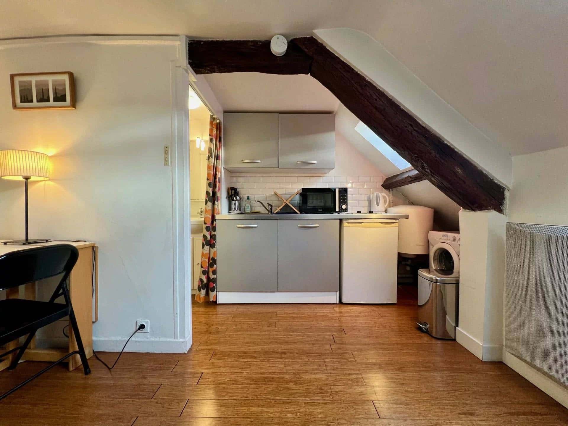 APPARTEMENT MEUBLÉ PARIS STUDIO MARAIS/BEAUBOURG avec ascenseur