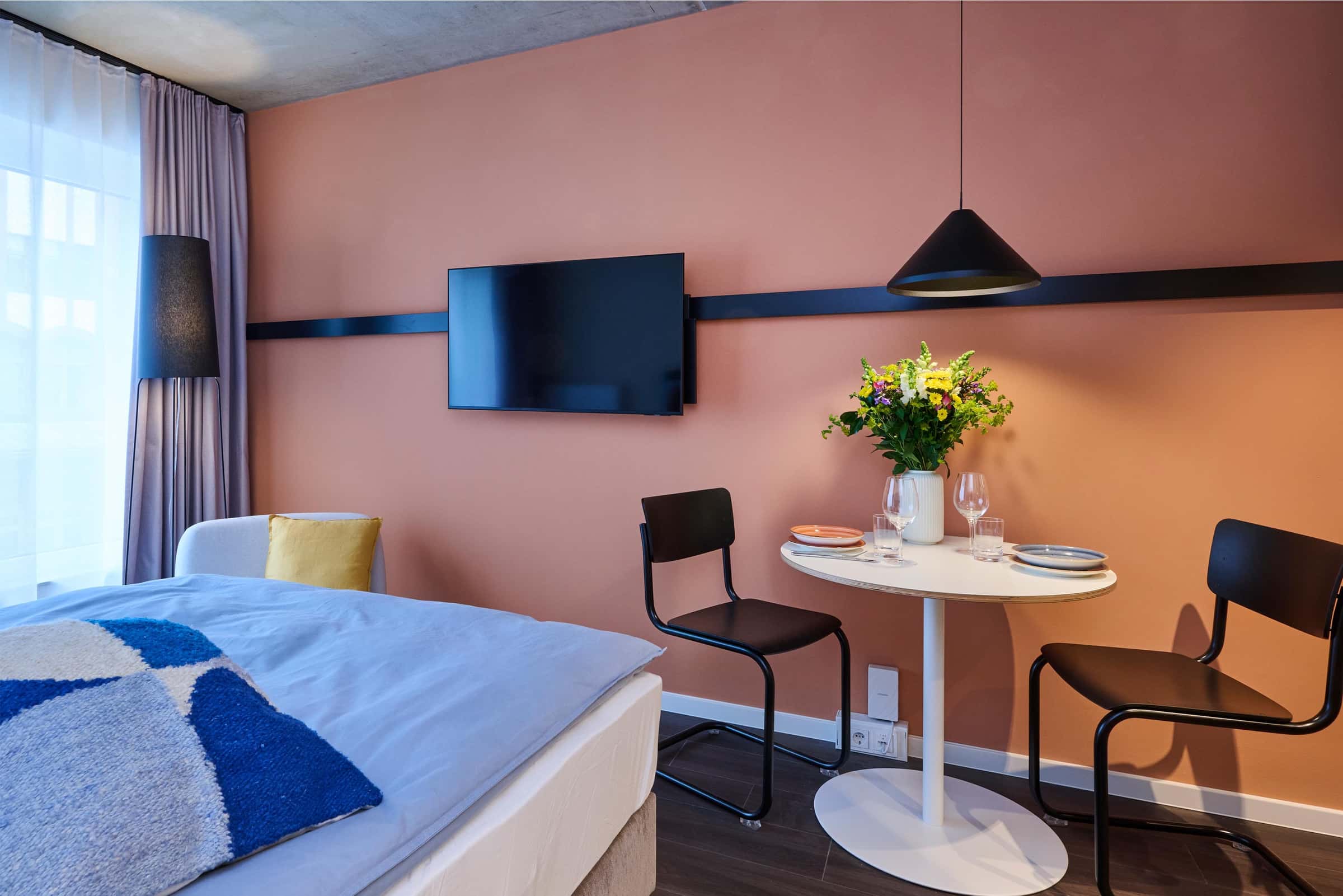 Reduced Rent - All Incl. rent - Fully furnished studio in Charlottenburg with Balcony, Gym & Co-working space