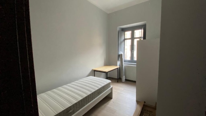 Listing photo thumbnail