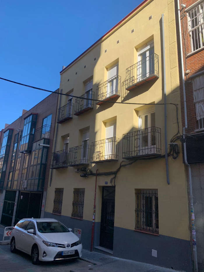 Listing photo thumbnail