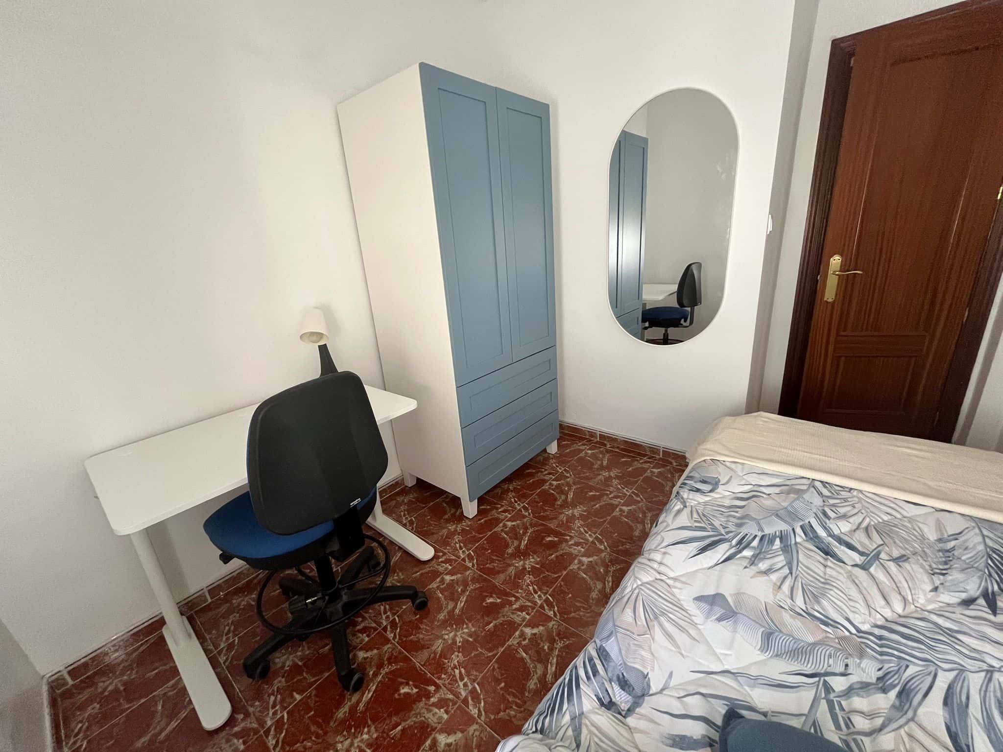 Habitación en Grupo Nuestra Señora del Amparo, Sevilla