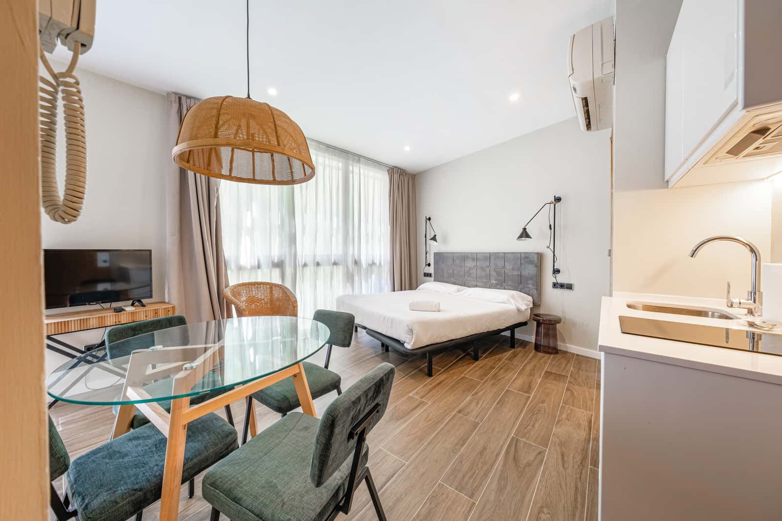 TIRADORS - TI403 · Monthly comfy Studio in Born