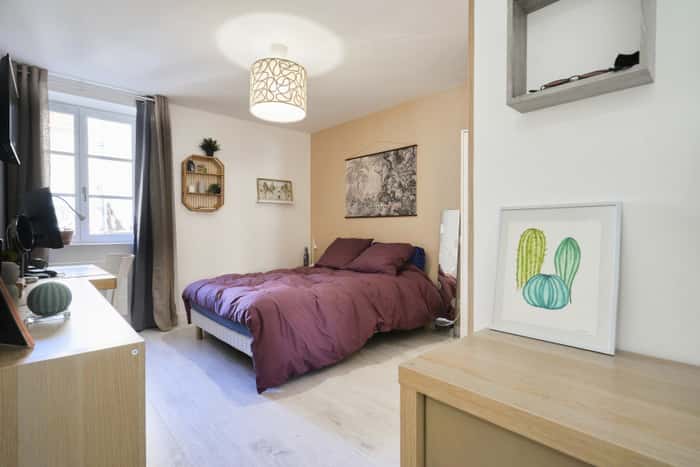 Listing photo thumbnail