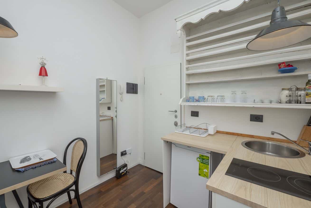 Monolocale in Via Francesco Londonio 18 - in Milan