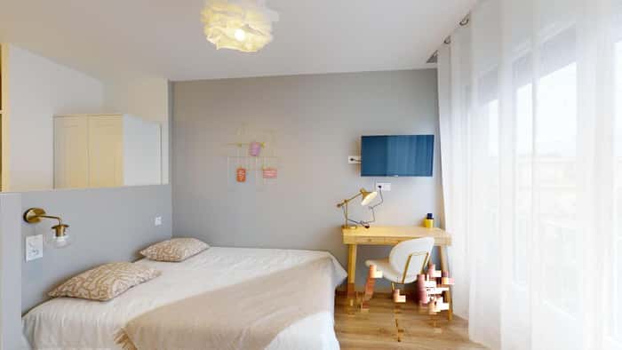 Listing photo thumbnail