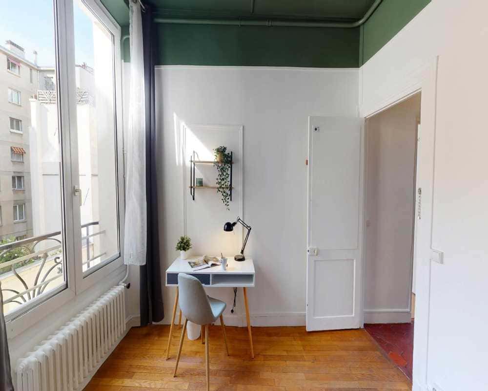 Chambre dans le Quai d'Anjou 75004