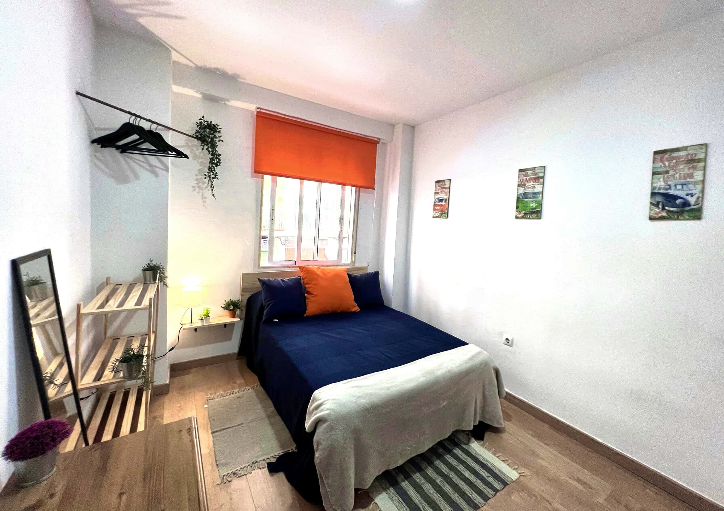 Calle Capitanes de Ripoll H1 apt 8
