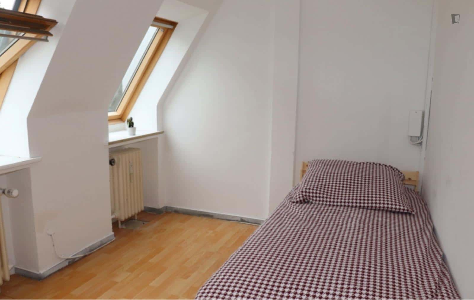 Room in Abbentorstraße, Bremen for 90 m² with 6 bedrooms - Photo 3